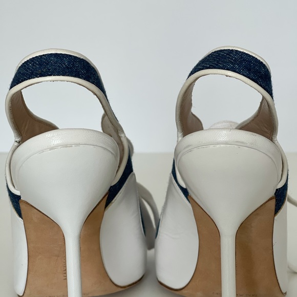 NEW Manolo Blahnik lace up sandals - Picture 4 of 9